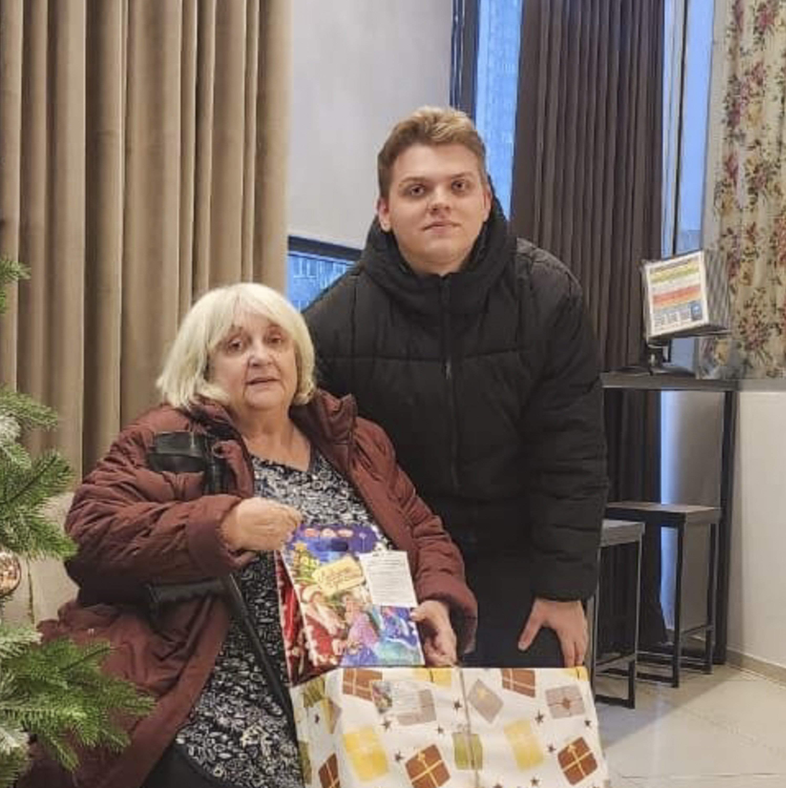 Помощь беженцам